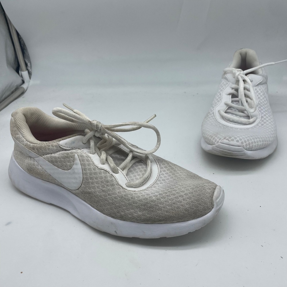 Nike Tanjun Womens Running Shoes White White-Black 812655-110 Size 8.5